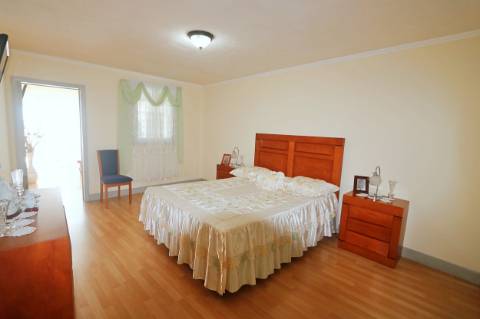 VENDA de CASA - MORADIA com VISTA MAR - Rosto do Cão (São Roque), Ponta Delgada, São Miguel, Açores