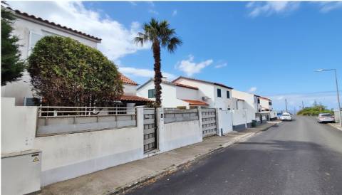 VENDA de CASA - MORADIA com garagem, jardim e quintal - Pico da Pedra, Ribeira Grande, São Miguel, Açores
