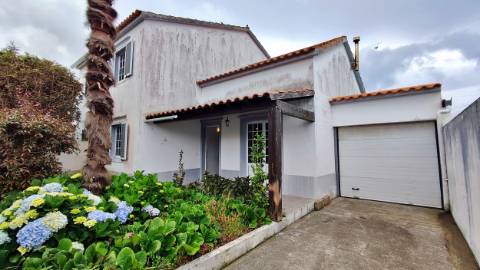 VENDA de CASA - MORADIA com garagem, jardim e quintal - Pico da Pedra, Ribeira Grande, São Miguel, Açores