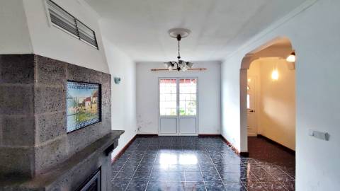 VENDA de CASA - MORADIA com garagem, jardim e quintal - Pico da Pedra, Ribeira Grande, São Miguel, Açores