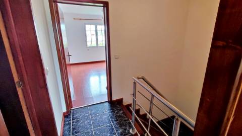 VENDA de CASA - MORADIA com garagem, jardim e quintal - Pico da Pedra, Ribeira Grande, São Miguel, Açores