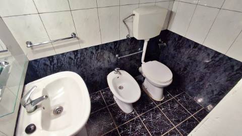 VENDA de CASA - MORADIA com garagem, jardim e quintal - Pico da Pedra, Ribeira Grande, São Miguel, Açores