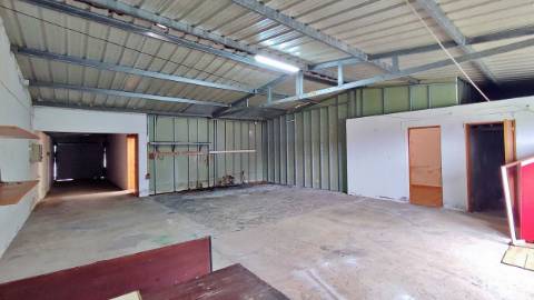 VENDA de CASA - MORADIA com garagem, jardim e quintal - Pico da Pedra, Ribeira Grande, São Miguel, Açores