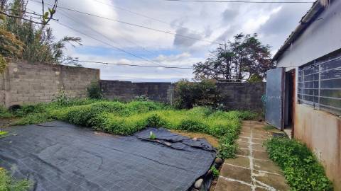 VENDA de CASA - MORADIA com garagem, jardim e quintal - Pico da Pedra, Ribeira Grande, São Miguel, Açores