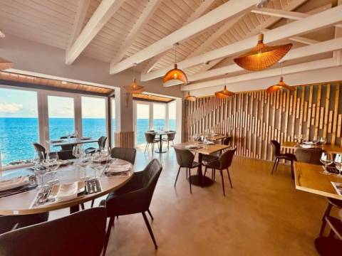 Edifício com BAR RESTAURANTE à beira mar para VENDA - Lajes do Pico, Ilha do PICO, AÇORES