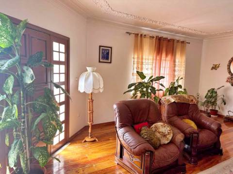 VENDA de MORADIA - VIVENDA T5 com vista mar - São João, Lajes do Pico, Ilha do PICO, Açores