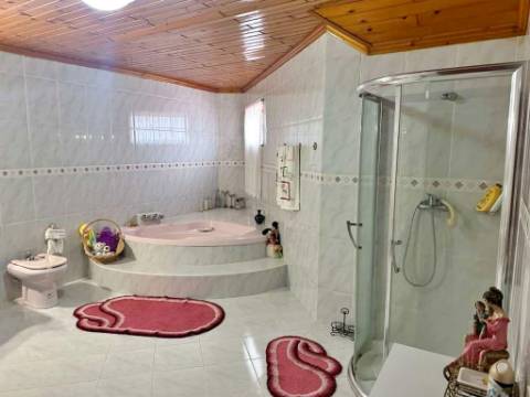 VENDA de MORADIA - VIVENDA T5 com vista mar - São João, Lajes do Pico, Ilha do PICO, Açores