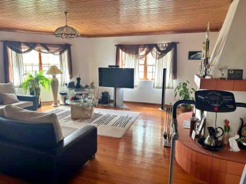 VENDA de MORADIA - VIVENDA T5 com vista mar - São João, Lajes do Pico, Ilha do PICO, Açores