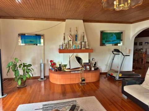 VENDA de MORADIA - VIVENDA T5 com vista mar - São João, Lajes do Pico, Ilha do PICO, Açores