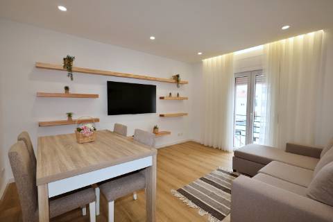 APARTAMENTO T2 para ARRENDAR junto ao Hospital e Parque Atlântico, Ponta Delgada