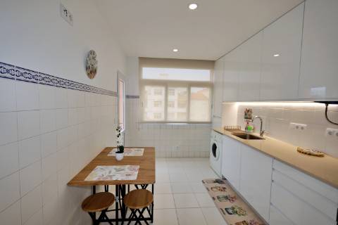 APARTAMENTO T2 para ARRENDAR junto ao Hospital e Parque Atlântico, Ponta Delgada