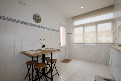 APARTAMENTO T2 para ARRENDAR junto ao Hospital e Parque Atlântico, Ponta Delgada