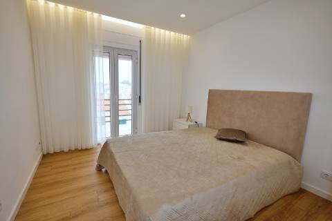 APARTAMENTO T2 para ARRENDAR junto ao Hospital e Parque Atlântico, Ponta Delgada