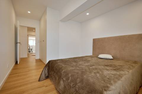 APARTAMENTO T2 para ARRENDAR junto ao Hospital e Parque Atlântico, Ponta Delgada
