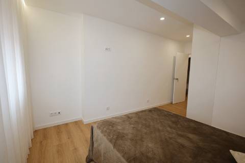 APARTAMENTO T2 para ARRENDAR junto ao Hospital e Parque Atlântico, Ponta Delgada