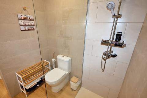 APARTAMENTO T2 para ARRENDAR junto ao Hospital e Parque Atlântico, Ponta Delgada