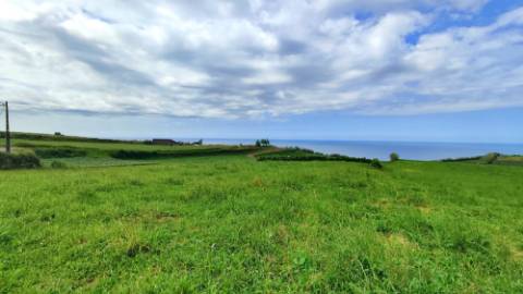 VENDA de AMPLO TERRENO URBANO com VISTA MAR - Santo António Nordestinho, Nordeste, Ilha de São Miguel, Açores