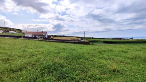 VENDA de AMPLO TERRENO URBANO com VISTA MAR - Santo António Nordestinho, Nordeste, Ilha de São Miguel, Açores