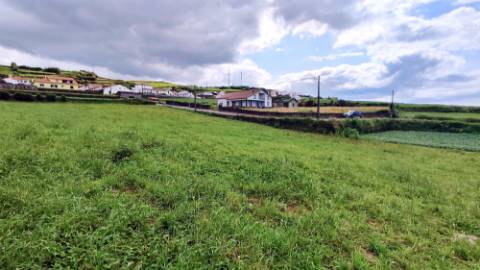 VENDA de AMPLO TERRENO URBANO com VISTA MAR - Santo António Nordestinho, Nordeste, Ilha de São Miguel, Açores