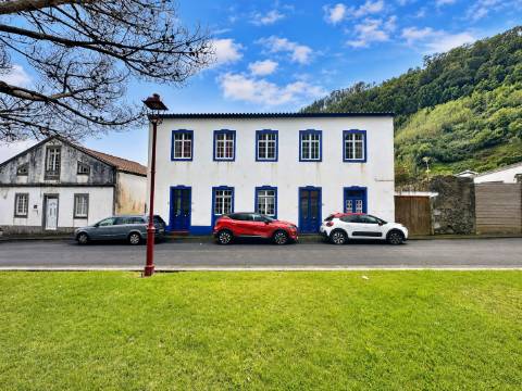 AMPLA MORADIA para VENDA com Licença AL - Faial da Terra, Povoação, São Miguel, Açores