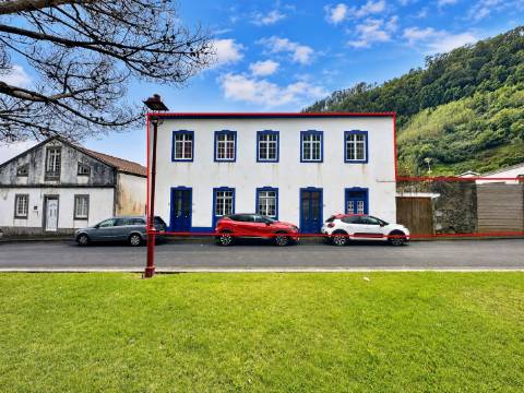 AMPLA MORADIA para VENDA com Licença AL - Faial da Terra, Povoação, São Miguel, Açores