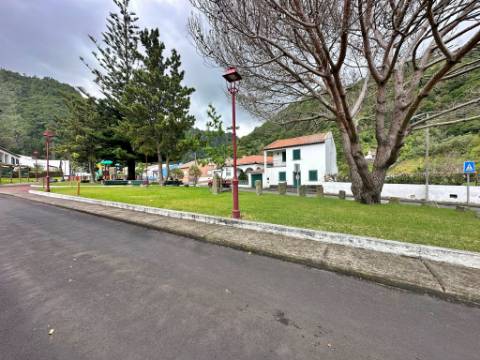 AMPLA MORADIA para VENDA com Licença AL - Faial da Terra, Povoação, São Miguel, Açores