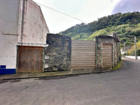 AMPLA MORADIA para VENDA com Licença AL - Faial da Terra, Povoação, São Miguel, Açores