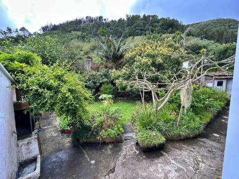 AMPLA MORADIA para VENDA com Licença AL - Faial da Terra, Povoação, São Miguel, Açores