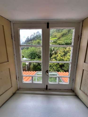 AMPLA MORADIA para VENDA com Licença AL - Faial da Terra, Povoação, São Miguel, Açores