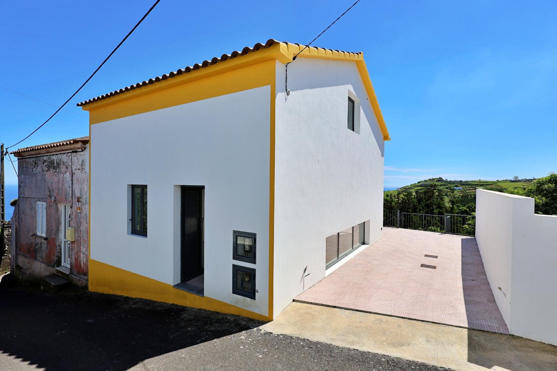 MORADIA NOVA para venda, com vista mar, Santana, Nordeste, Ilha de São Miguel, Açores