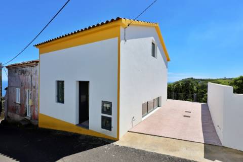 MORADIA NOVA para venda, com vista mar, Santana, Nordeste, Ilha de São Miguel, Açores