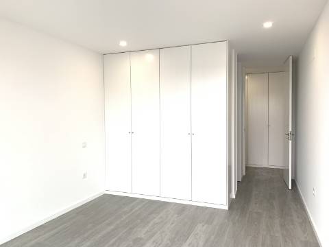 MORADIA NOVA T3 + ESCRITÓRIO - PRONTA A HABITAR !!