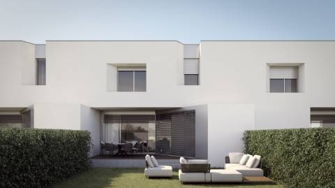 Moradias de Tipologia T4+1 Novas