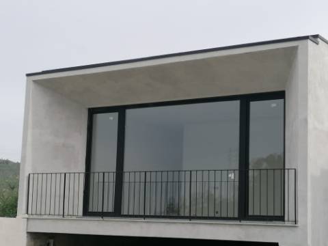 MORADIA TÉRREA T3+1 - Castelões