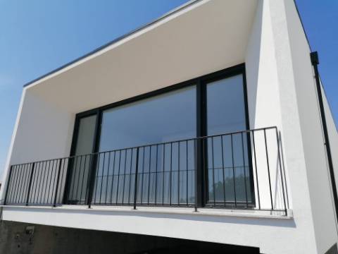 MORADIA TÉRREA T3+1 - Castelões