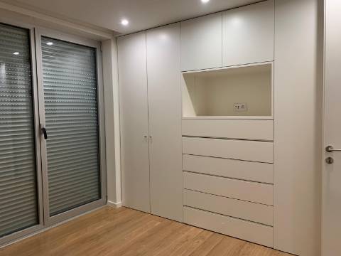 MORADIA DE 3 FRENTES C/ NOVA - ANTAS