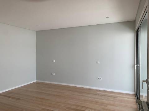 MORADIA DE 3 FRENTES C/ NOVA - ANTAS