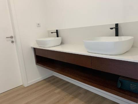 MORADIA DE 3 FRENTES C/ NOVA - ANTAS