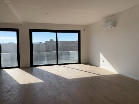 MORADIA T4 NOVA - Pronta a Habitar !!