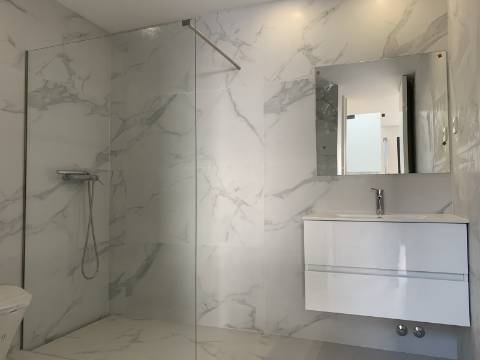 MORADIA T4 NOVA - Pronta a Habitar !!