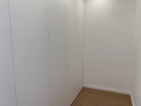 MORADIA T4 NOVA - Pronta a Habitar !!