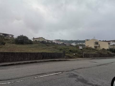 Terreno c/ Projeto Aprovado para 10 Moradias