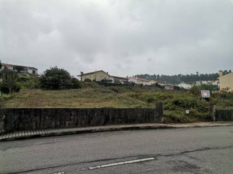 Terreno c/ Projeto Aprovado para 10 Moradias