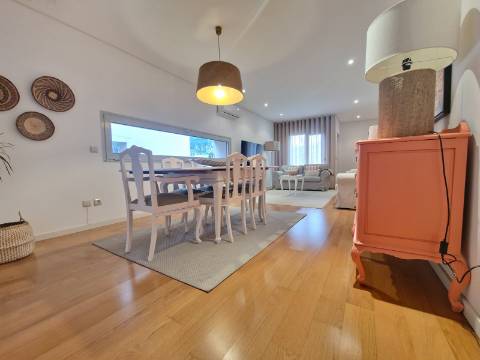 Moradia T3 + Escritório - Á entrada da Cidade