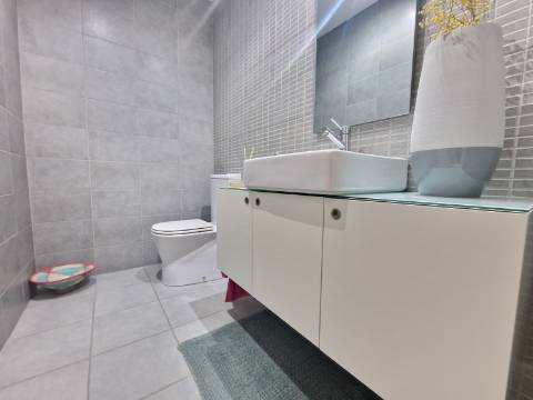 Moradia T3 + Escritório - Á entrada da Cidade