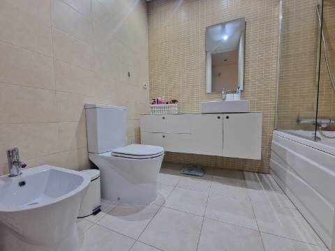 Moradia T3 + Escritório - Á entrada da Cidade