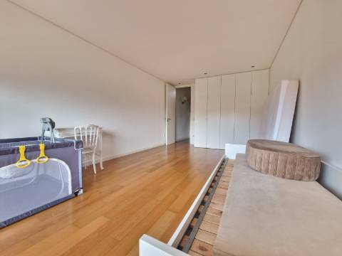 Moradia T3 + Escritório - Á entrada da Cidade