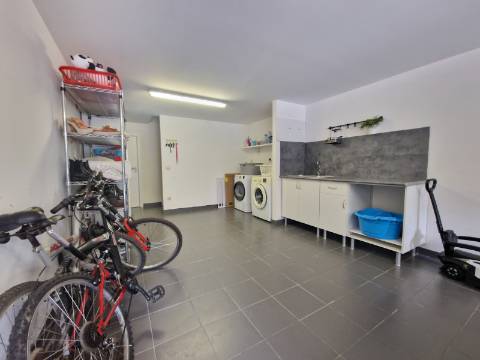 Moradia T3 + Escritório - Á entrada da Cidade