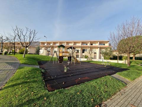 Moradia T3 + Escritório - Á entrada da Cidade