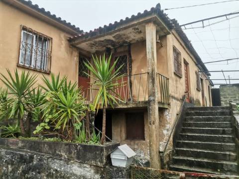 Moradia Rústica para Restauro